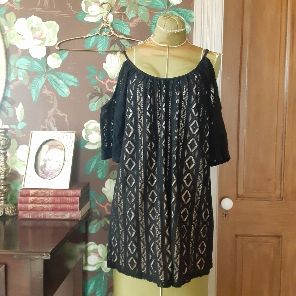 EXPRESS Lace Cold Shoulder Tunic Top Size Small